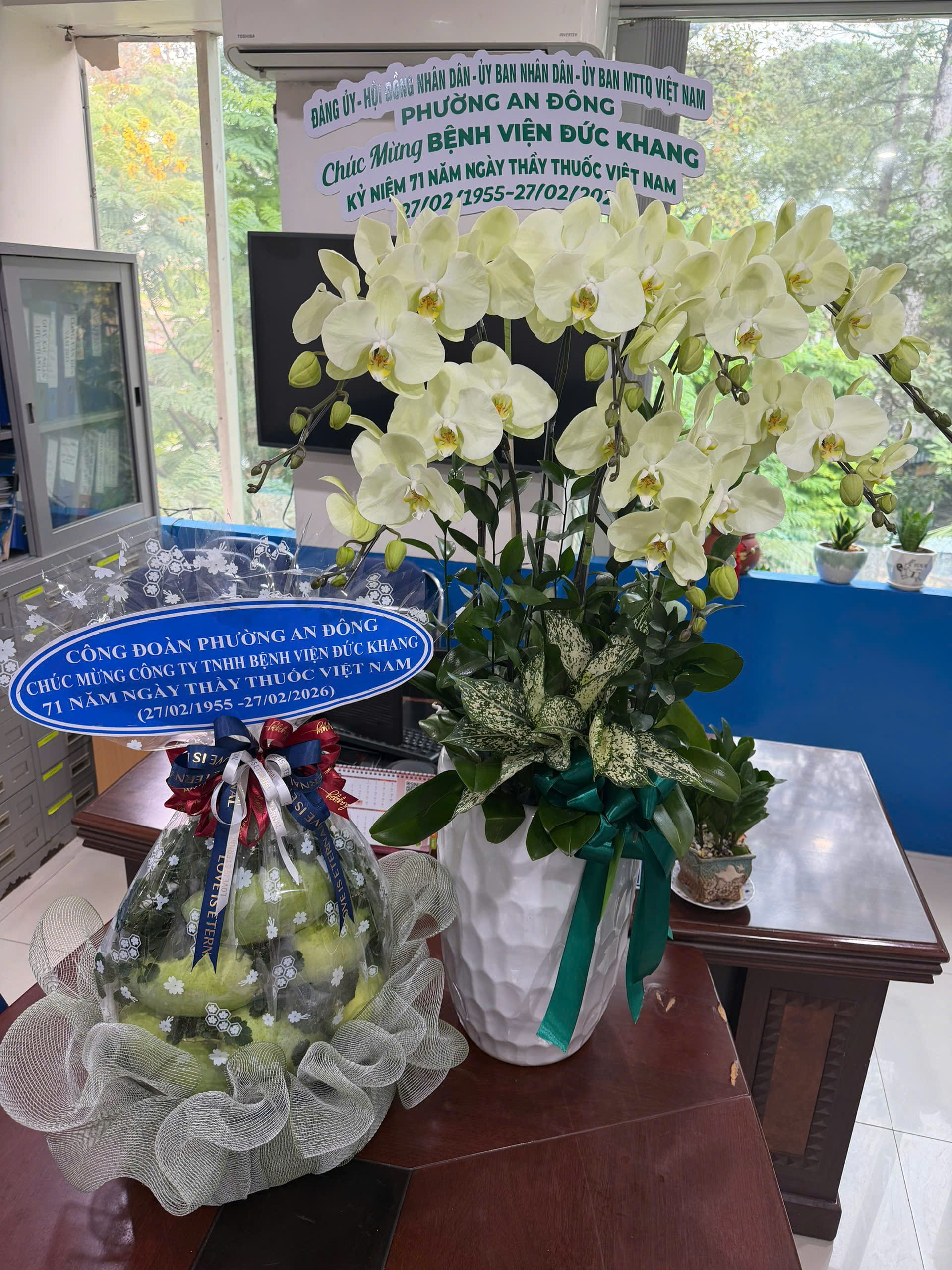 Lãnh đạo Phường An Đông thăm và chúc mừng Bệnh viện Đức Khang nhân ngày Thầy Thuốc Việt Nam 27/02