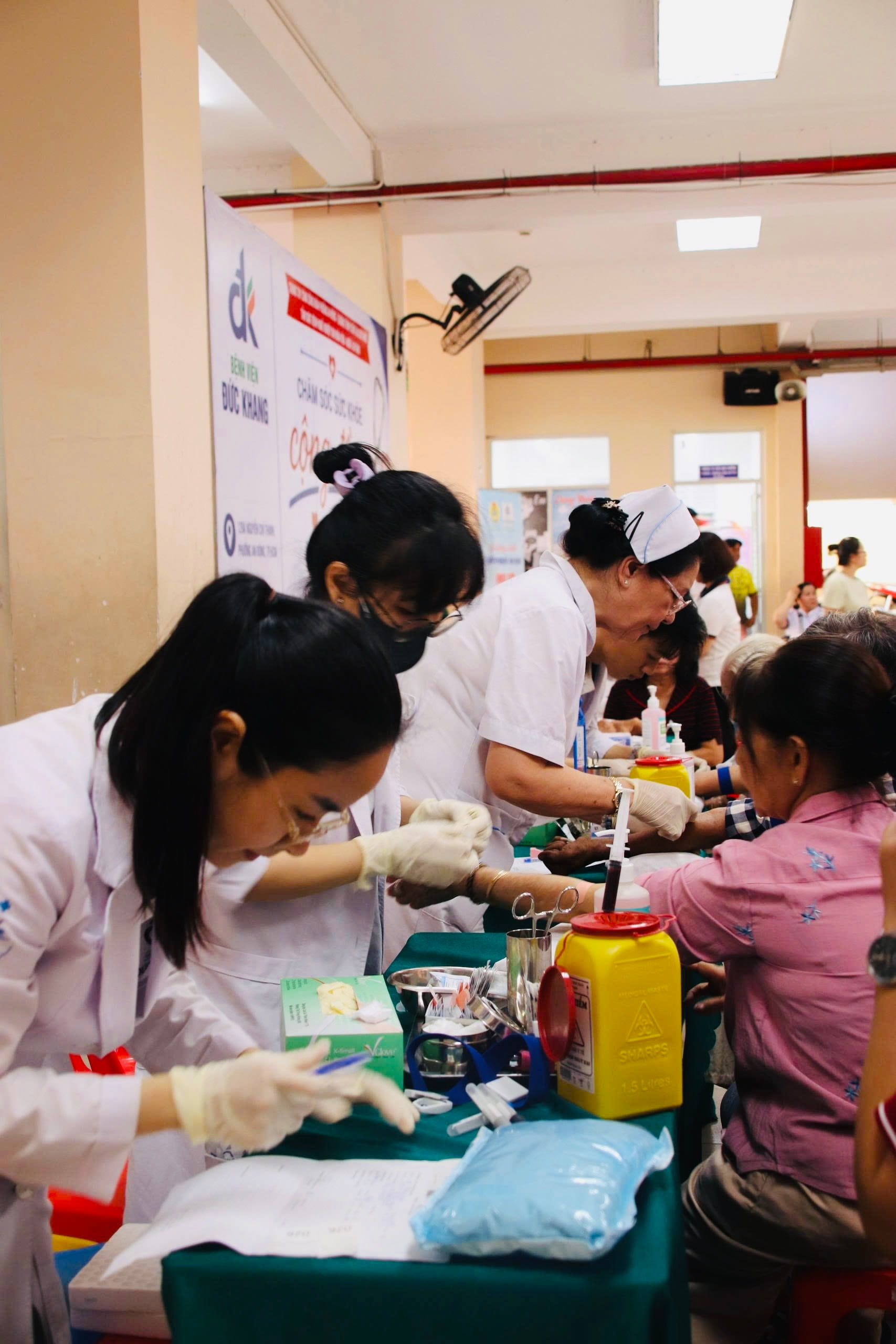 Bệnh viện Đức Khang chăm sóc sức khỏe đoàn viên, người lao động Phường An Đông