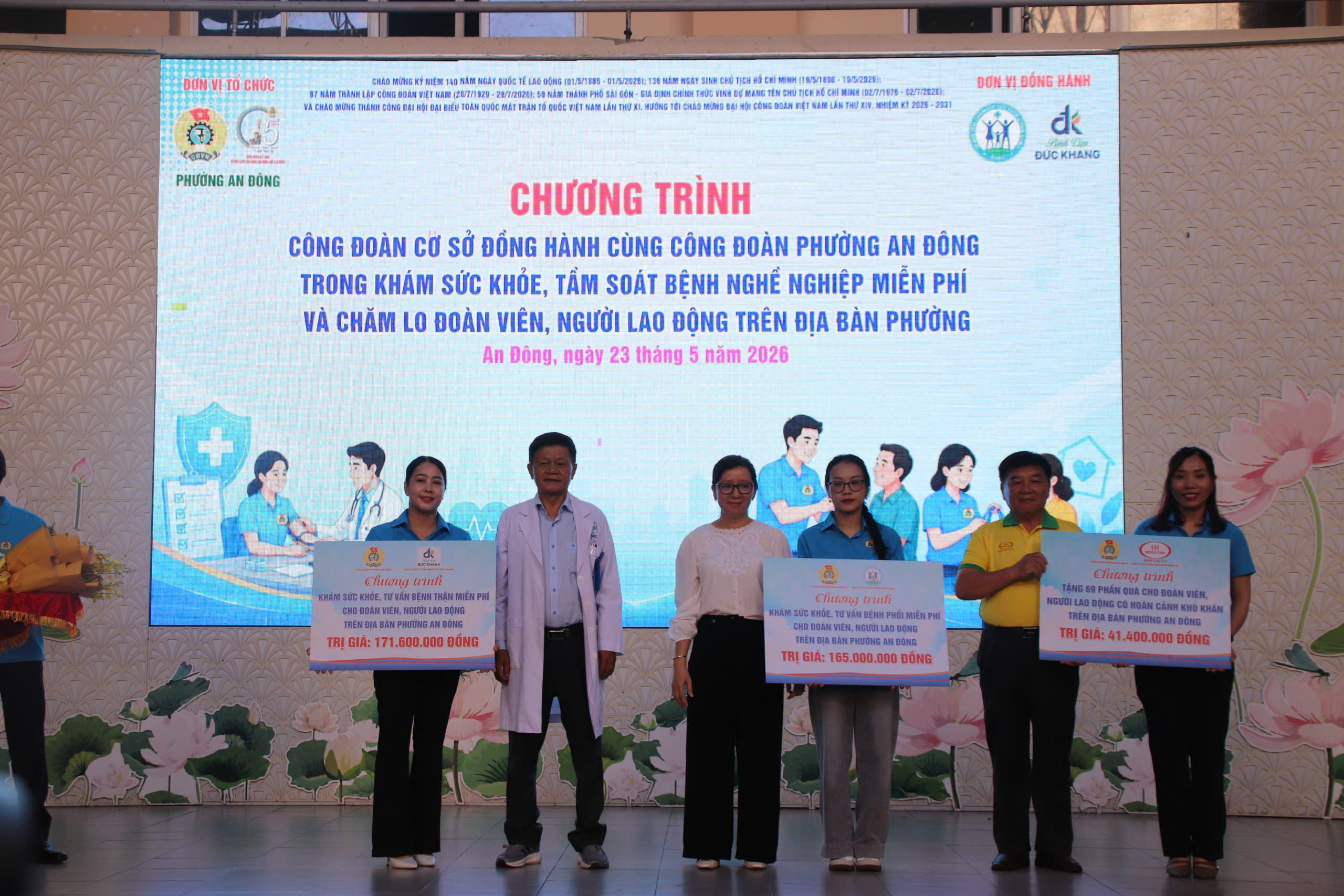 Bệnh viện Đức Khang chăm sóc sức khỏe đoàn viên, người lao động Phường An Đông