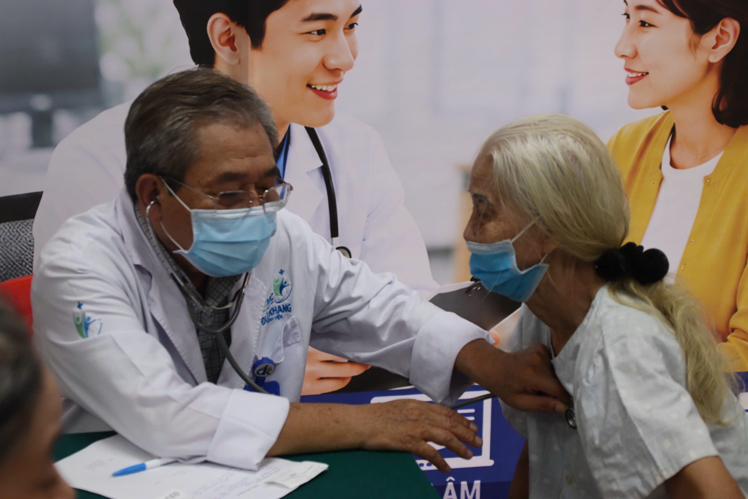 Bệnh viện Đức Khang chăm sóc sức khỏe đoàn viên, người lao động Phường An Đông