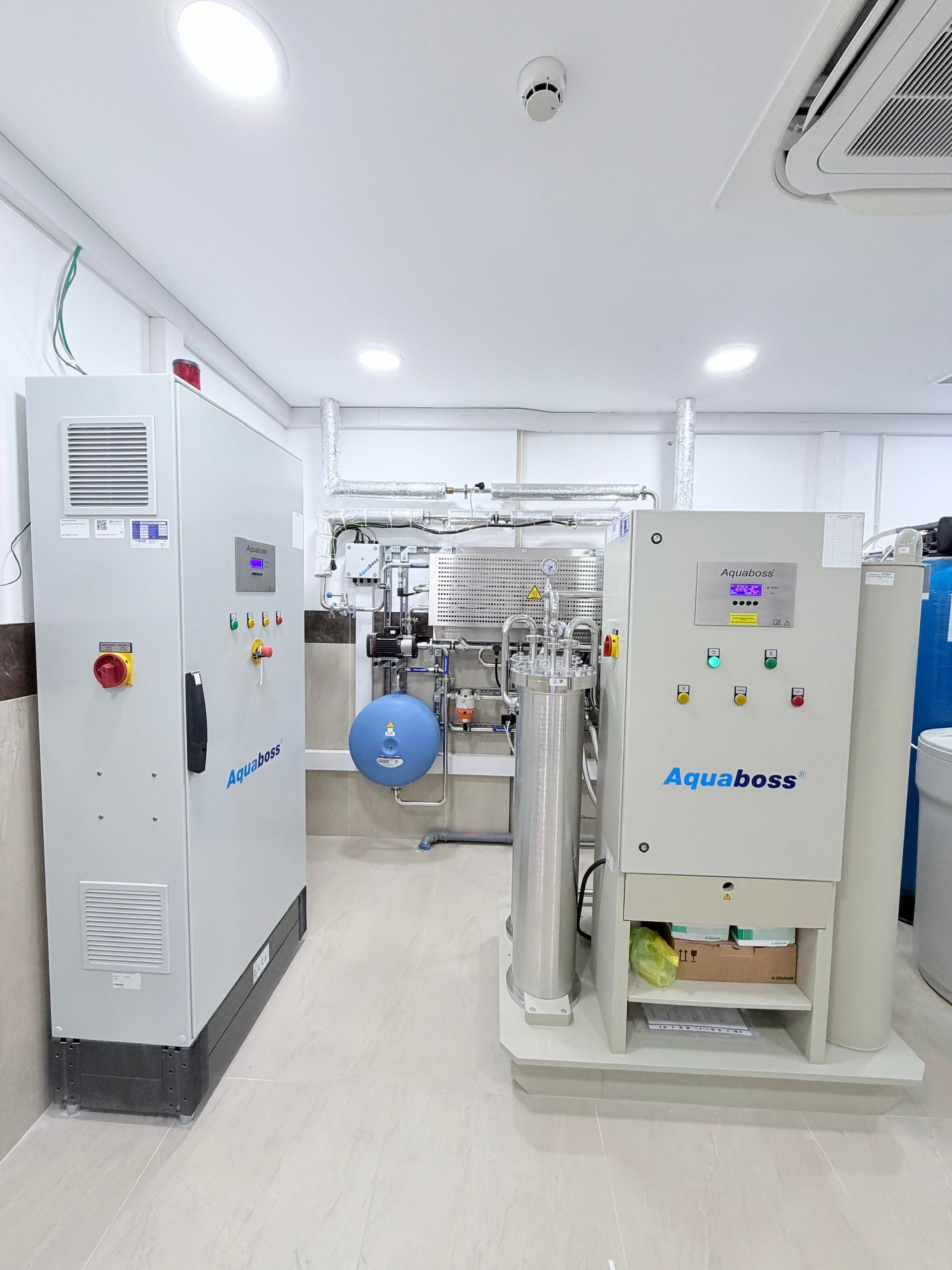 phong-he-thong-nuoc-RO-2 Bệnh viện Đức Khang trang bị hệ thống nước RO AQUAboss – Đỉnh cao công nghệ xử lý nước thận nhân tạo
